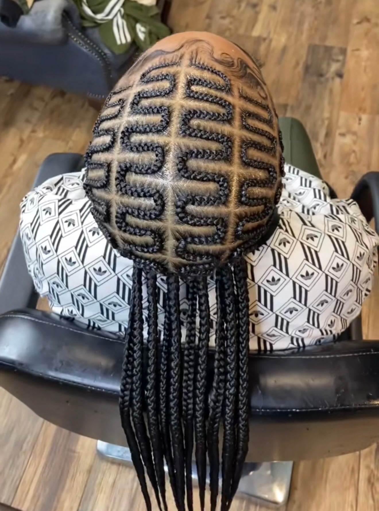Exemple de coiffure ti couri avec mèche titre