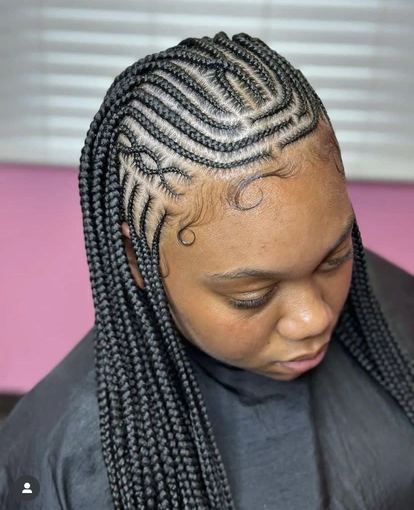 Exemple de coiffure ti couri avec mèche titre